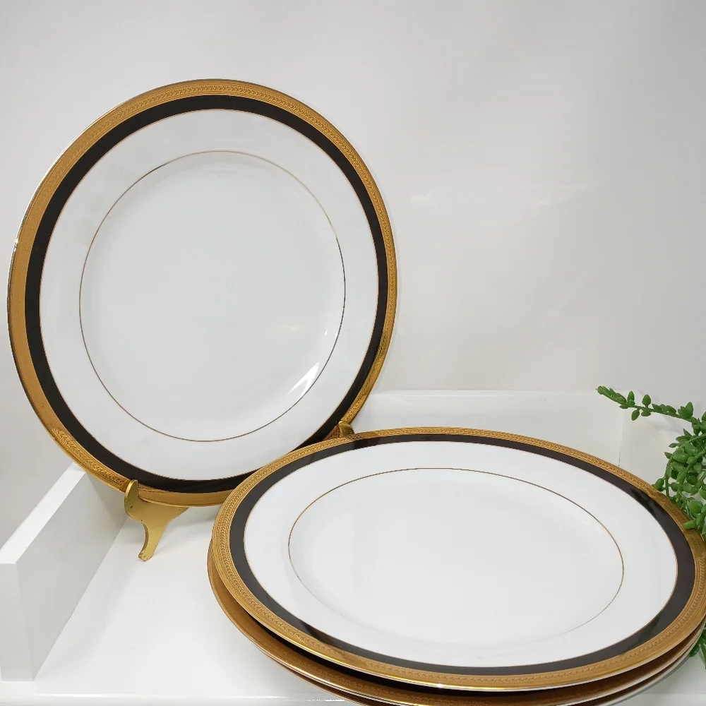 10 Strawberry Street, Sahara Black Porcelain 10.5inch Dinner Plate.